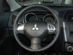 2011款 2.0L CVT 两驱 炫动版5座