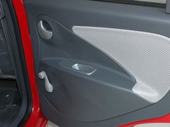 2011款 1.0L 手动 智尊型