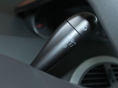 2011款 1.0L 手动 智尊型