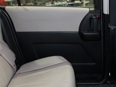 2011款 2.0 自动 豪华型 7座