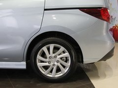 2011款 2.0 自动 豪华型 7座