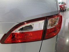 2011款 2.0 自动 豪华型 7座