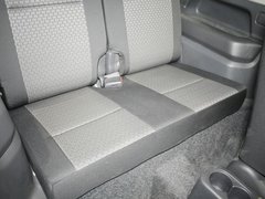 2011款 1.3 自动 单色版 4座