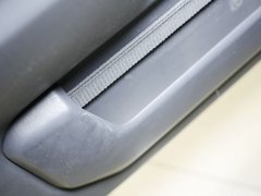 2011款 1.3 自动 单色版 4座