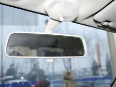 2011款 1.3 自动 单色版 4座