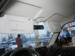 2011款 1.3 自动 单色版 4座