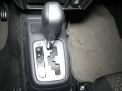 2011款 1.3 自动 单色版 4座