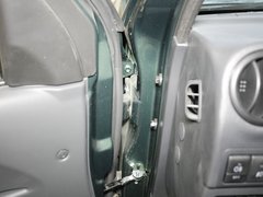 2011款 1.3 自动 单色版 4座