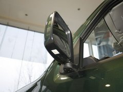 2011款 1.3 自动 单色版 4座