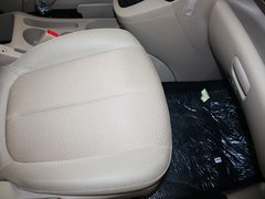 2011款 1.6L 手动 舒适版 5座
