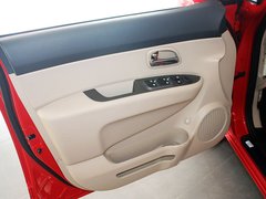 2011款 1.6L 手动 舒适版 5座