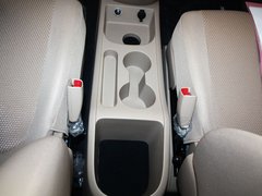 2011款 1.6L 手动 舒适版 5座