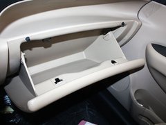 2011款 1.6L 手动 舒适版 5座