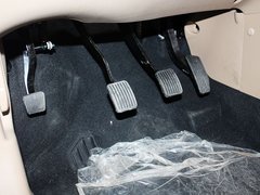 2011款 1.6L 手动 舒适版 5座