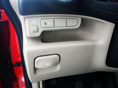 2011款 1.6L 手动 舒适版 5座