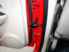 2011款 1.6L 手动 舒适版 5座