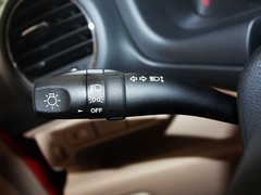 2011款 1.6L 手动 舒适版 5座