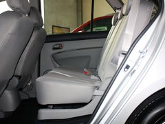 2011款 1.6L 手动 舒适版 5座