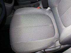 2011款 1.6L 手动 舒适版 5座