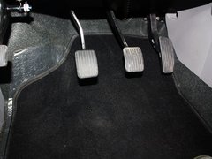 2011款 1.6L 手动 舒适版 5座