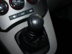 2011款 1.6L 手动 舒适版 5座