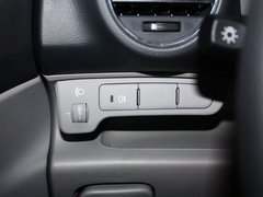 2011款 1.6L 手动 舒适版 5座