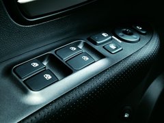 2011款 1.6L 自动 豪华版 5座
