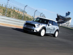 MINI  MINI COUNTRYMAN