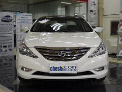北京现代  第八代索纳塔 2.0 LUX AT 车头正面视角