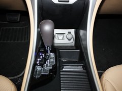 北京现代  第八代索纳塔 2.4 TOP AT 挂档把手特写度特写