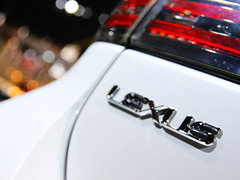 2012款 200h 1.8L CVT 精英版