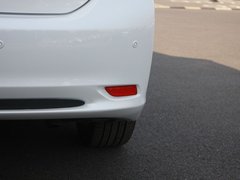 2012款 200h 1.8L CVT 精英版