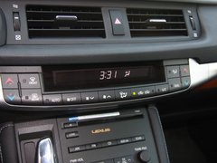 2012款 200h 1.8L CVT 精英版