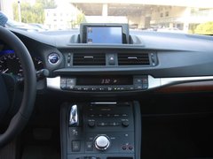 2012款 200h 1.8L CVT 精英版