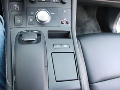 2012款 200h 1.8L CVT 精英版