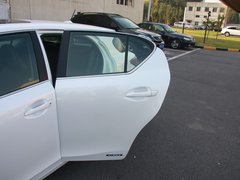 2012款 200h 1.8L CVT 精英版