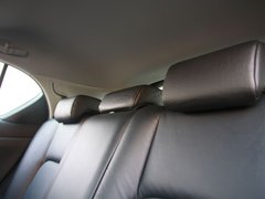 2012款 200h 1.8L CVT 精英版