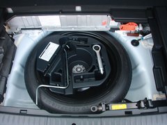 2012款 200h 1.8L CVT 精英版