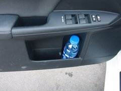 2012款 200h 1.8L CVT 精英版
