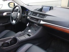 2012款 200h 1.8L CVT 精英版