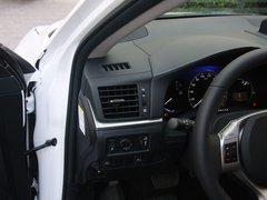 2012款 200h 1.8L CVT 精英版