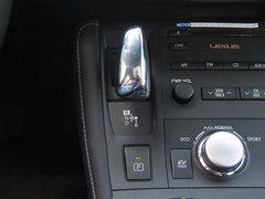 2012款 200h 1.8L CVT 精英版