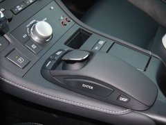 2012款 200h 1.8L CVT 精英版