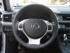2012款 200h 1.8L CVT 精英版