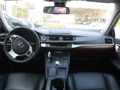 2012款 200h 1.8L CVT 精英版