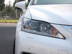 2012款 200h 1.8L CVT 精英版
