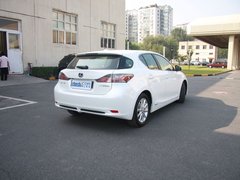 2012款 200h 1.8L CVT 精英版