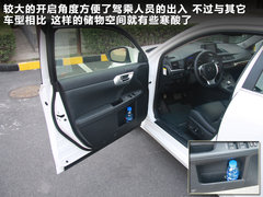 2012款 200h 1.8L CVT 精英版