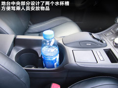 2012款 200h 1.8L CVT 精英版