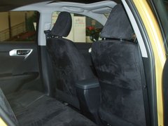 2012款 200h 1.8L CVT 精英版